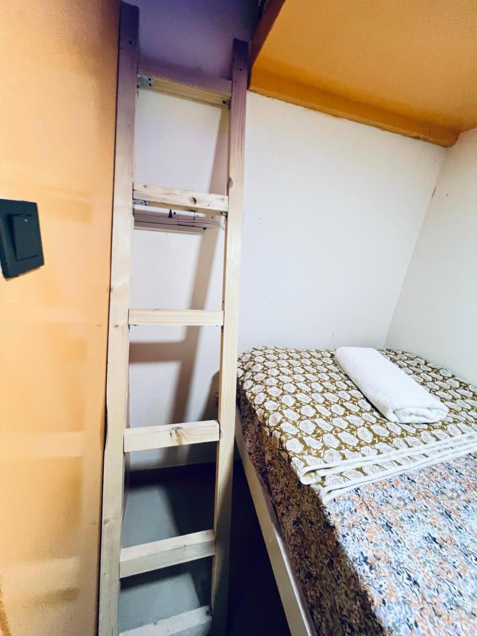 Moon Backpackers Burjman Exit 2, Family Partitions, Loft Partitions, Apartment Dubai Exterior photo