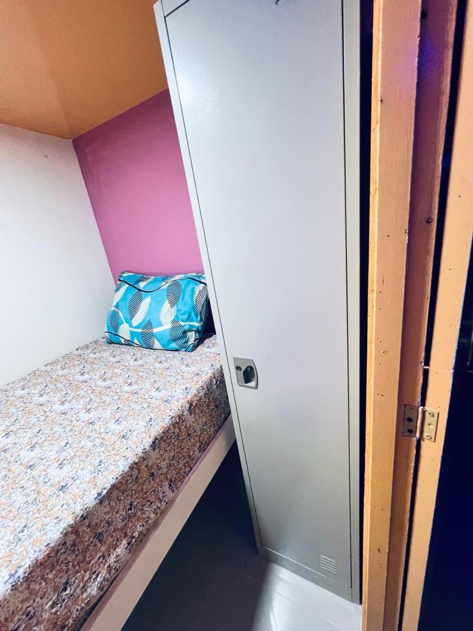 Moon Backpackers Burjman Exit 2, Family Partitions, Loft Partitions, Apartment Dubai Exterior photo