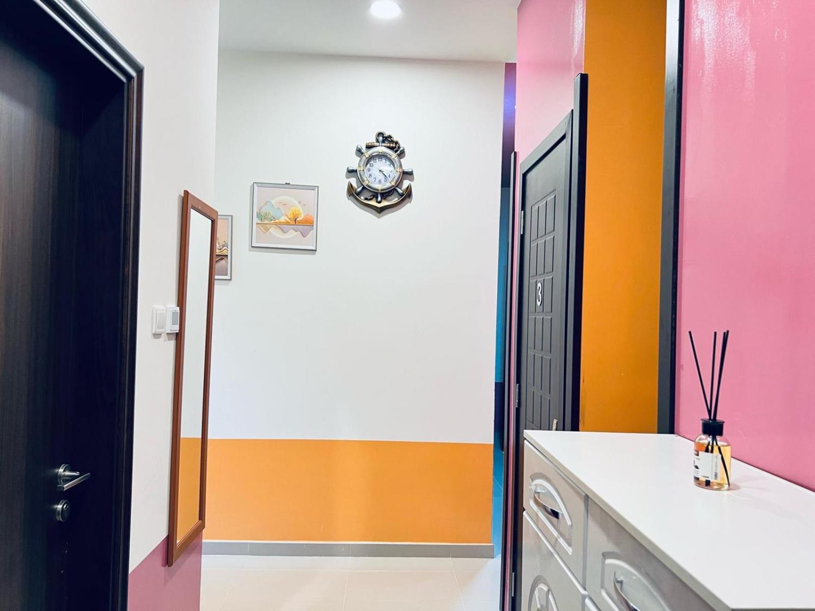 Moon Backpackers Burjman Exit 2, Family Partitions, Loft Partitions, Apartment Dubai Exterior photo